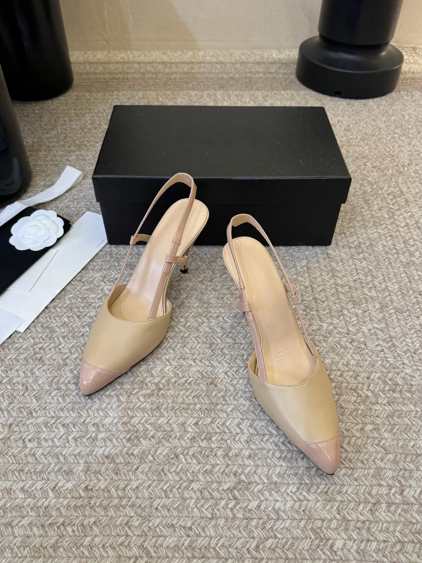 Luxury brand high-heeled shoes - đánh giá và giá Women Shoes Brand
