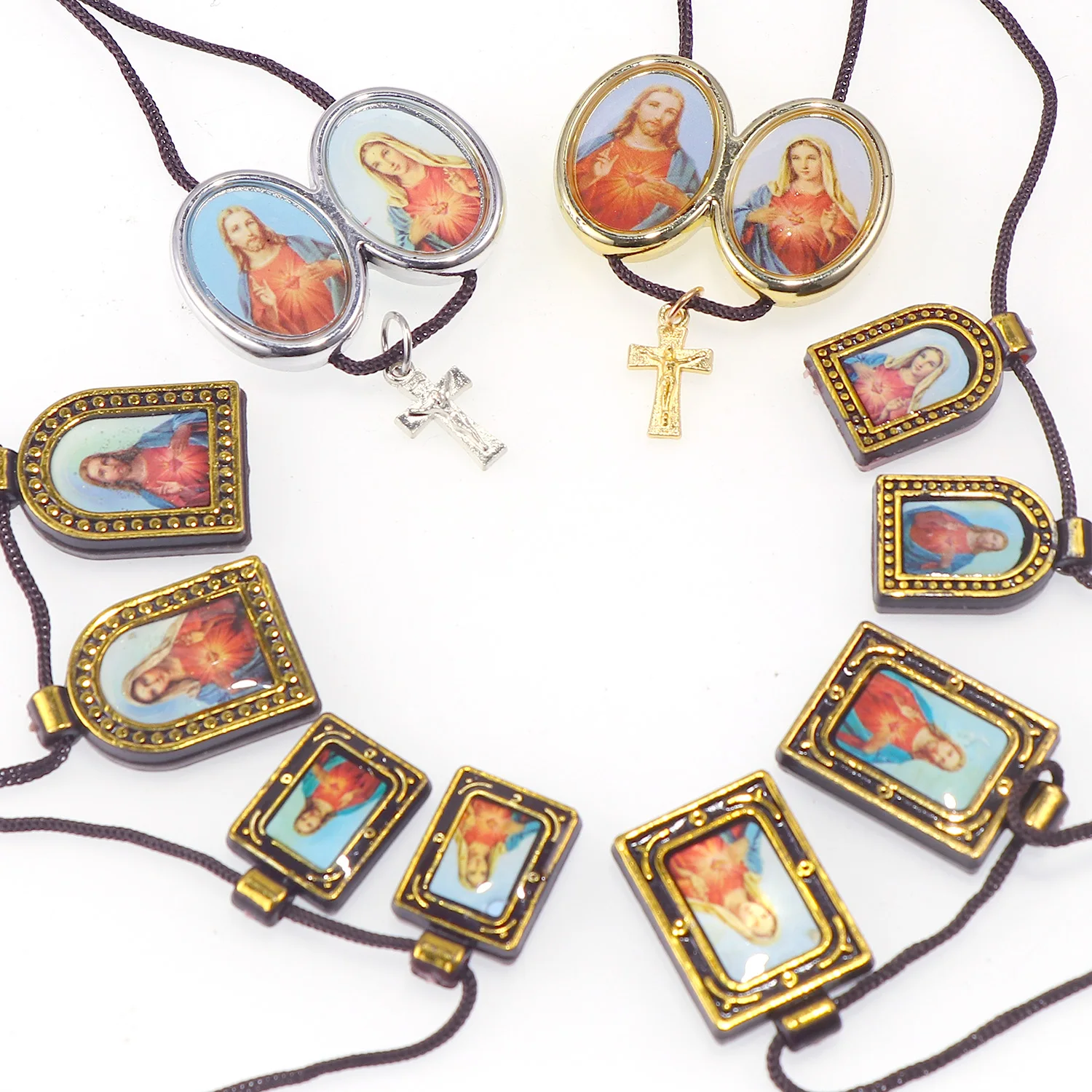 2Set Various Shapes Catholic Necklaces Simple Rope Chain With Virgin Jesus Photo Plastic Pendant Random Pattern Cross Pendant