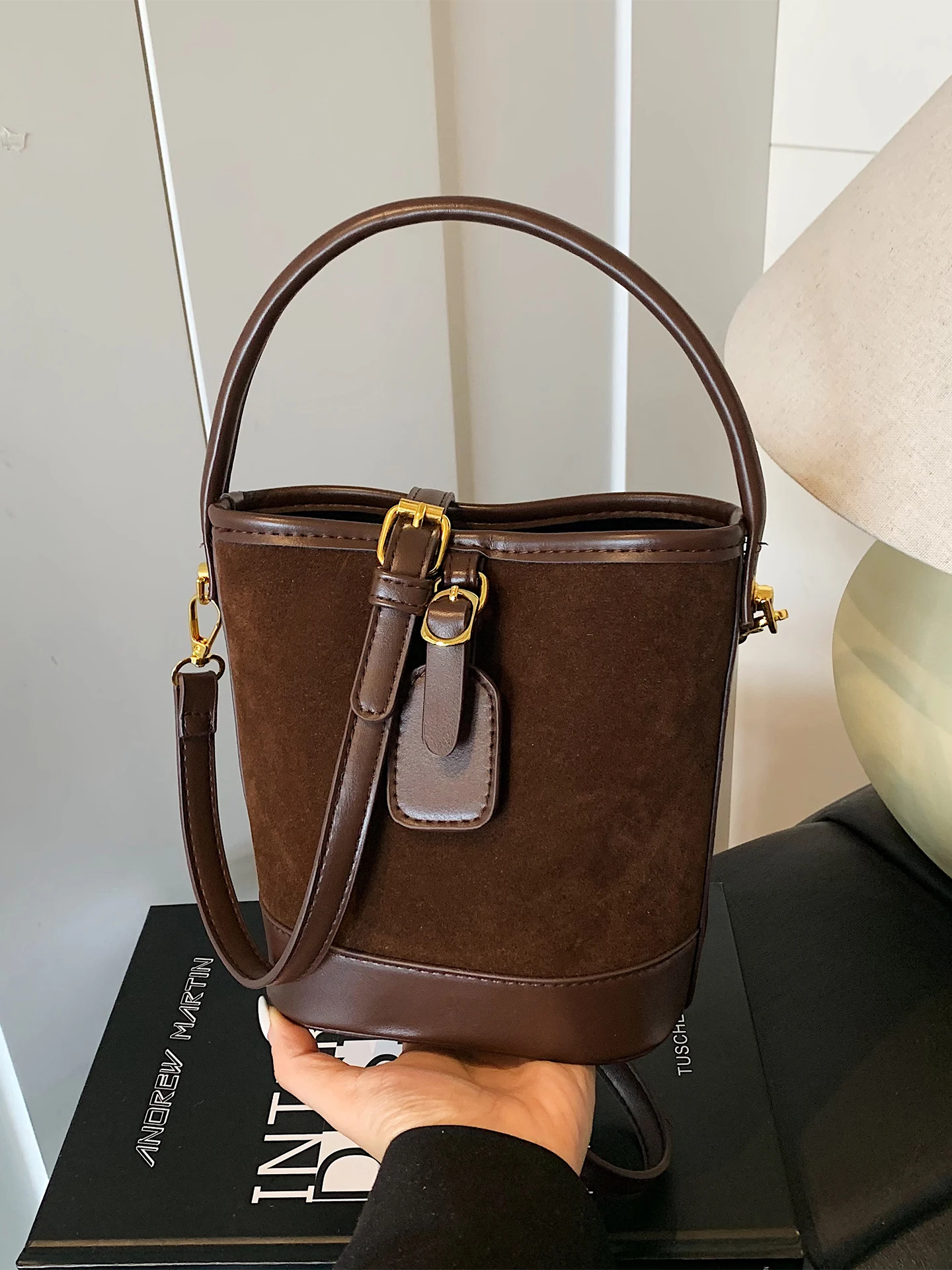 

Vintage PU Splicing Faux Suede Messenger Bag Women's Luxury Fashion Temperament Commuting Bucket Handbags Female Shoulder Bags