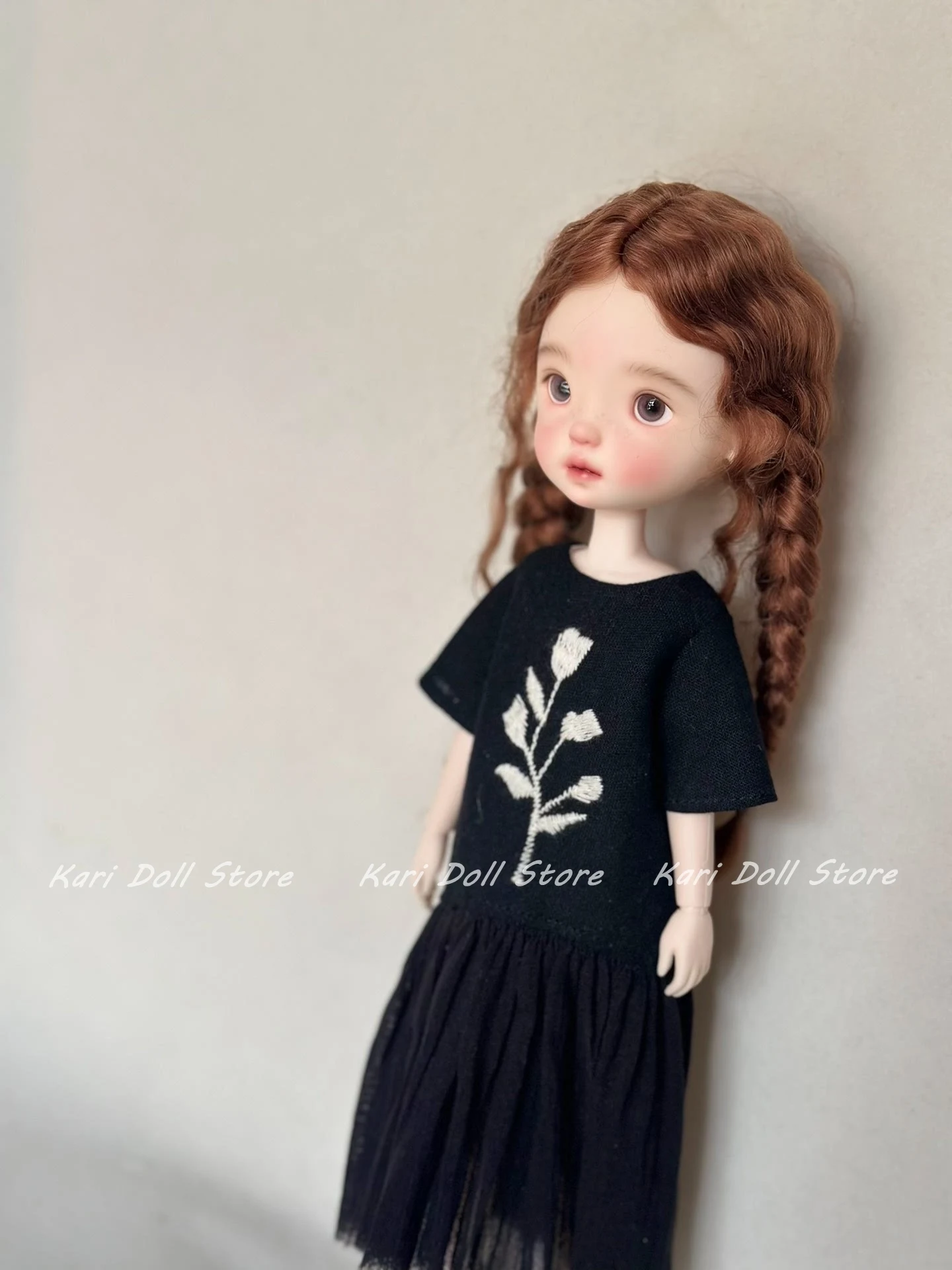 ملابس دمى كاري وفستان 2025 فستان زهري أسود مطرز لدمية Landazz Landoudou #4