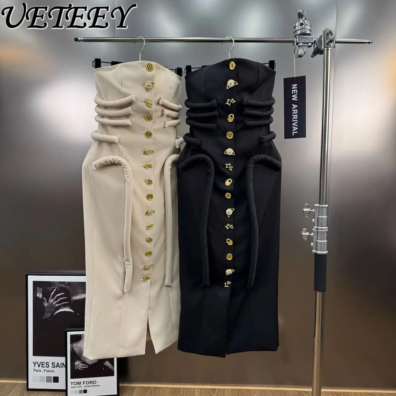 2025年冬新作 フレンチニッチデザイン プリーツロングドレス ウエストシェイプ ヘビーボタン ストラップレスドレス パーティードレス レディース