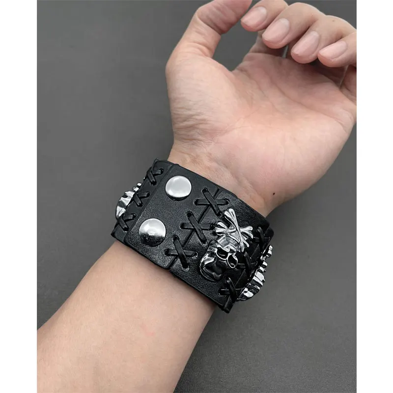 Reloj deportivo de cuarzo para hombre, cronógrafo con remaches de Metal 3D, Calavera Punk, cuero, marca superior, regalo religioso, nuevo