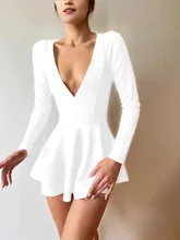 유럽과 미국에서 가을에 출시된 새로운 단색 브이넥 풀오버와 컷아웃 섹시한 핫걸 드레스