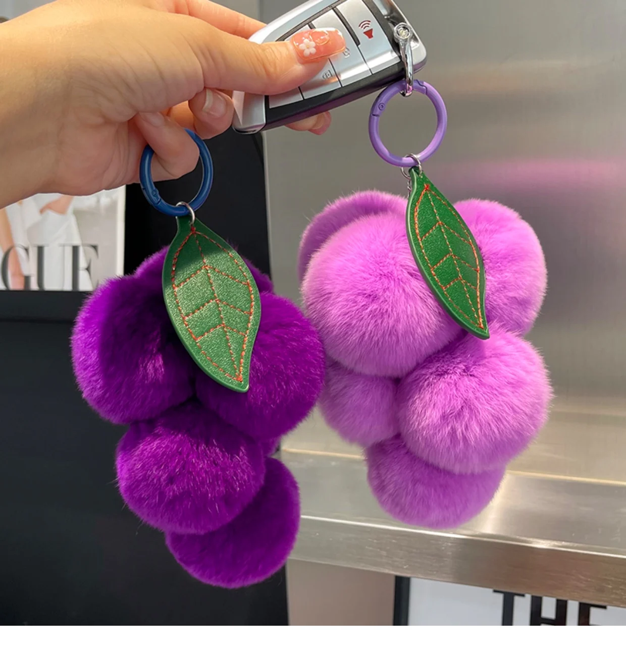 Luxuriöser Flauschiger Echter Rex-Kaninchenfell-Pompon-Schlüsselanhänger, Echter Pelz-Schlüsselanhänger mit Metallring, Taschenanhänger für Frauen, Geschenk – Detail 17