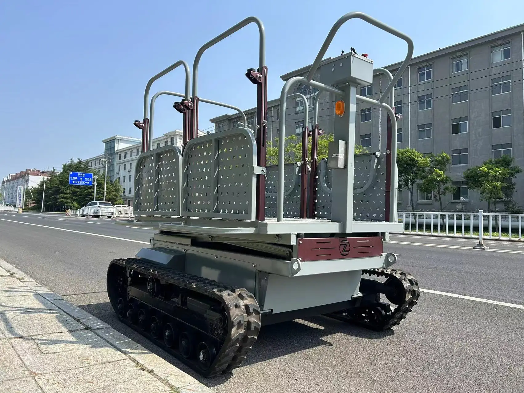 hydraulic picking platform mini tracked dumper for fruit customizable orchard picker orange orchard