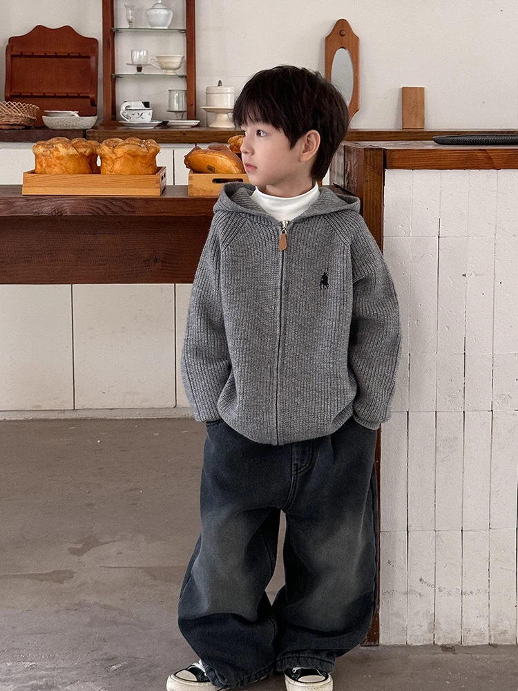 厚みのある秋冬ニットセータージャケット男の子用ジッパーフード付き暖かいカジュアルアウター子供用ニットカーディガン