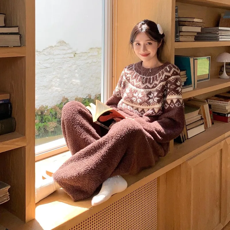 

Women's Jacquard Pajama Set Half Fleece Winter New Style with Fleece Warm Retro Lazy Home Clothes Can Be Worn Externally