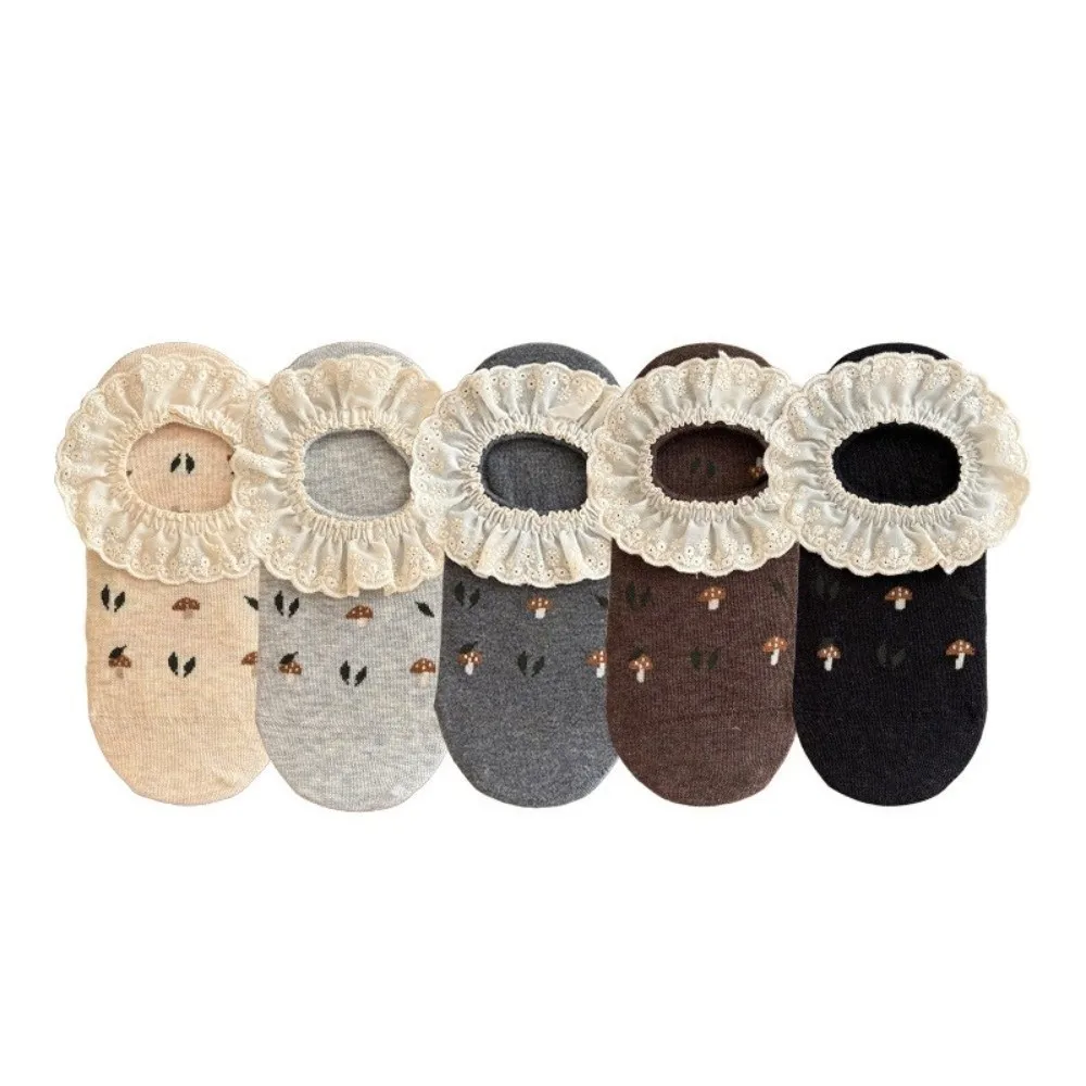 1pair Silicone Grip Lace Trim Boat Socks Thin Fabric Retro Design Ankle Socks For Women Sweet Breathable Invisible Liner Socks
