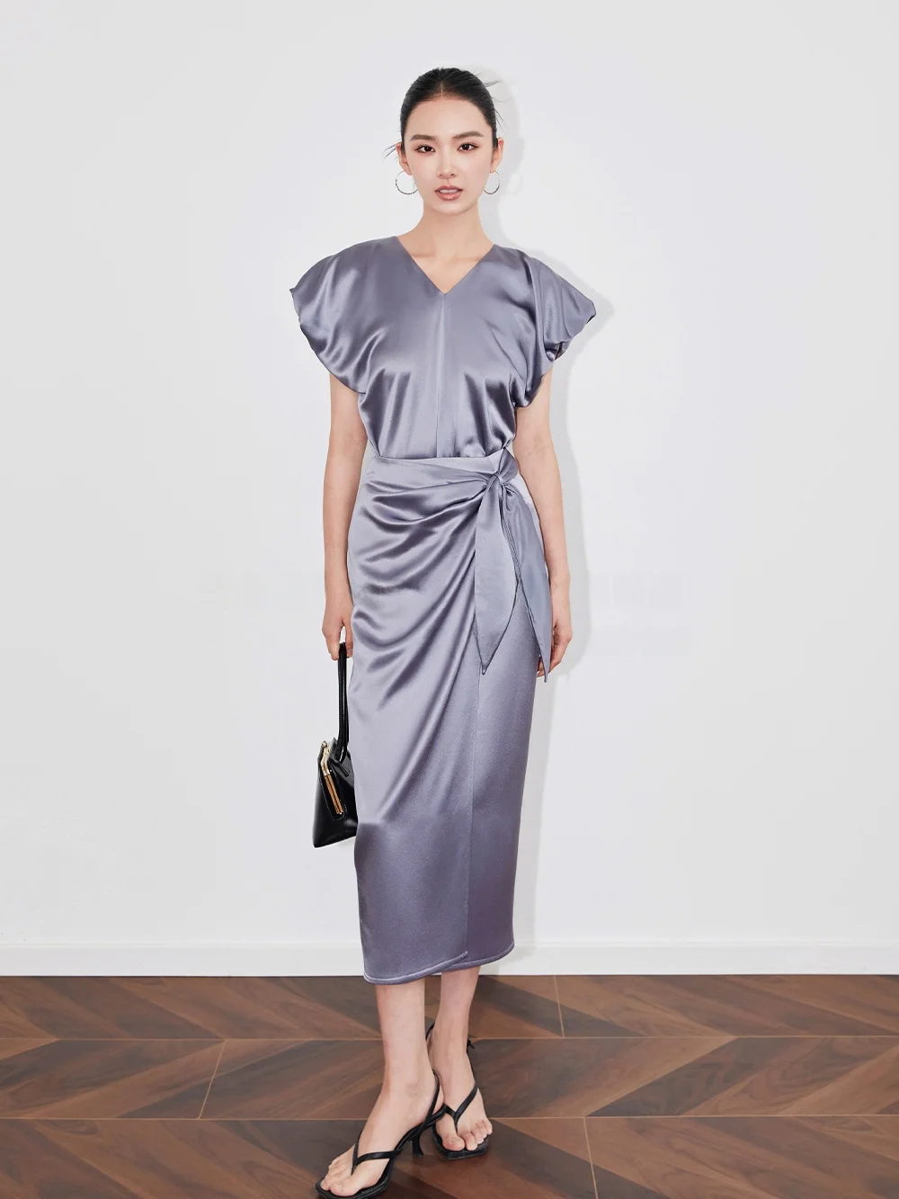 

SUK Slimming Satin ort Sve V-Ne Acetate Floral Print Top for Women Ele Summer T-irt Simple Sle Folded Lantern ...