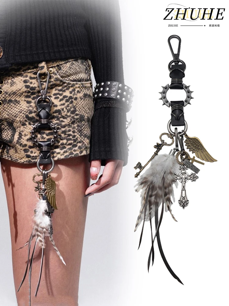 

ZHUHE The Heavy-duty Feather Wing Cross Keychain In New Gothic Style Is A Jewelry Accessory And Party Gift For Both Men And Wome