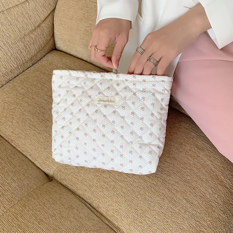 

Cute Large Capacity Cosmetic Bag Case Sanitary Napkin Storage Bags Girls Flower Physiological Period Tampon Organiser Bag