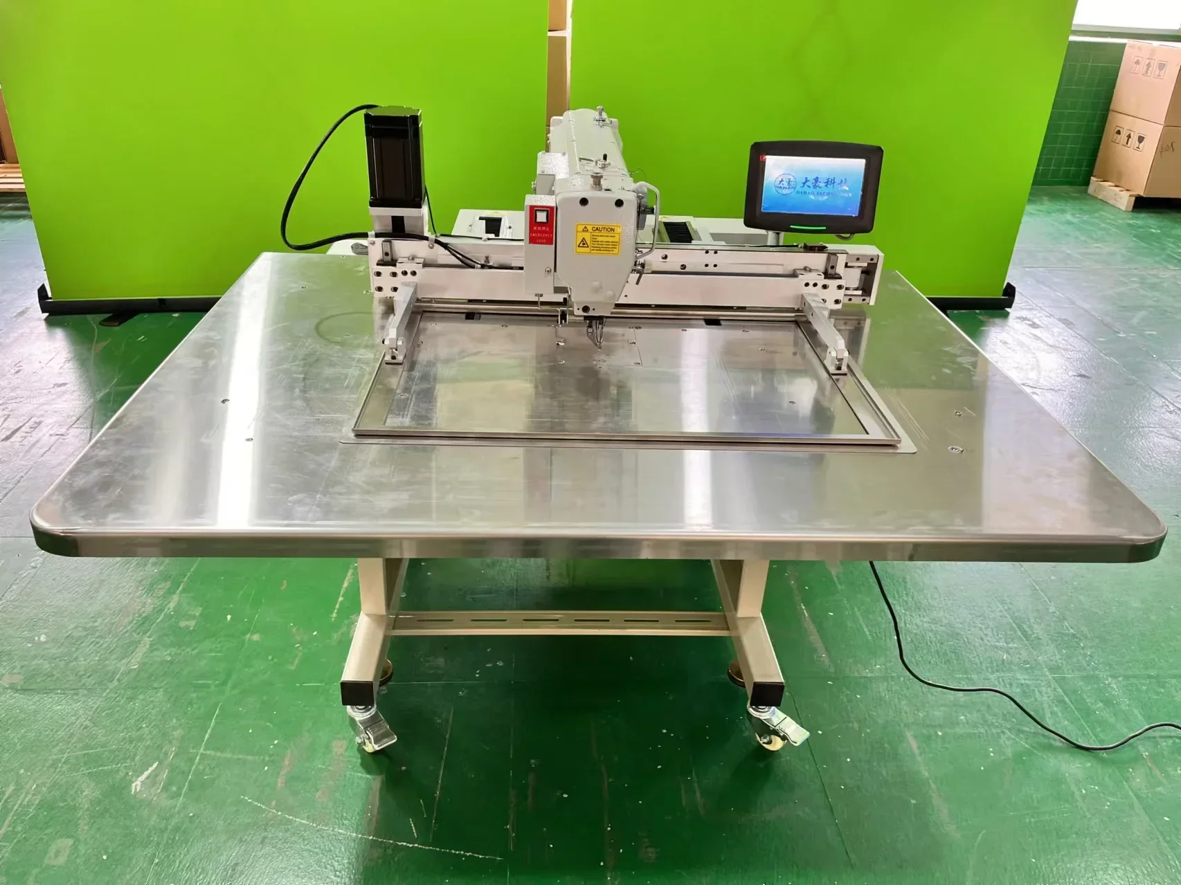 

Hot selli LVBU-60x40cm computer pattern sewing machine,luggage webbing magic adhesive shoe upper label industrial sewing machine