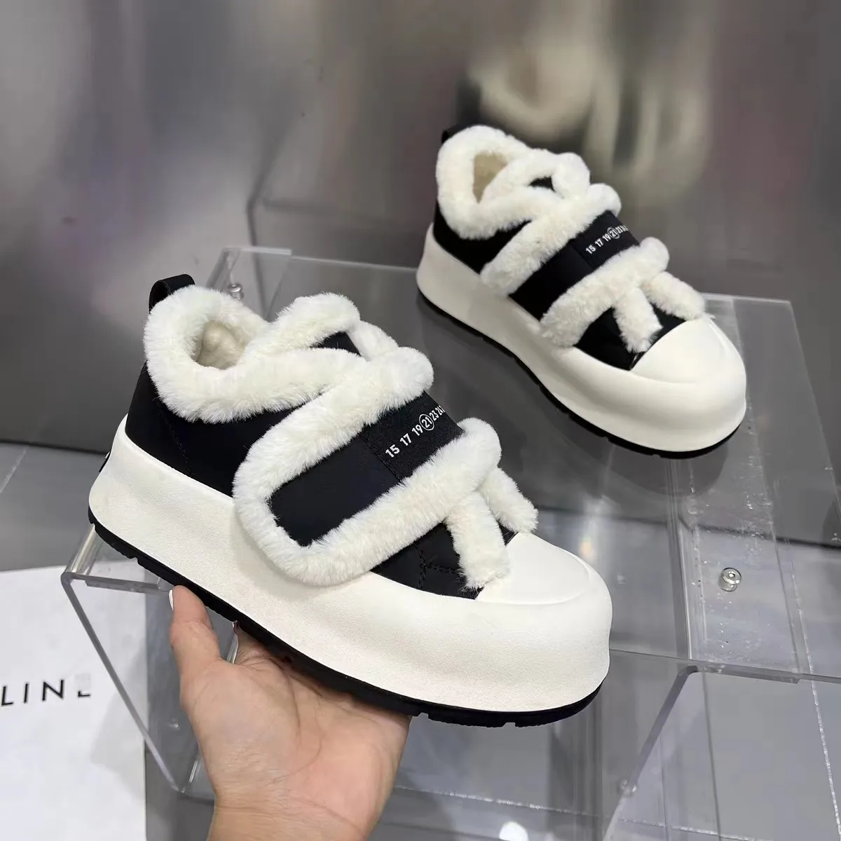 

Туфли для досок, новинка 2024, хлопковая обувь, женская повседневная обувь на толстой подошве, зимняя теплая женская обувь с бархатом