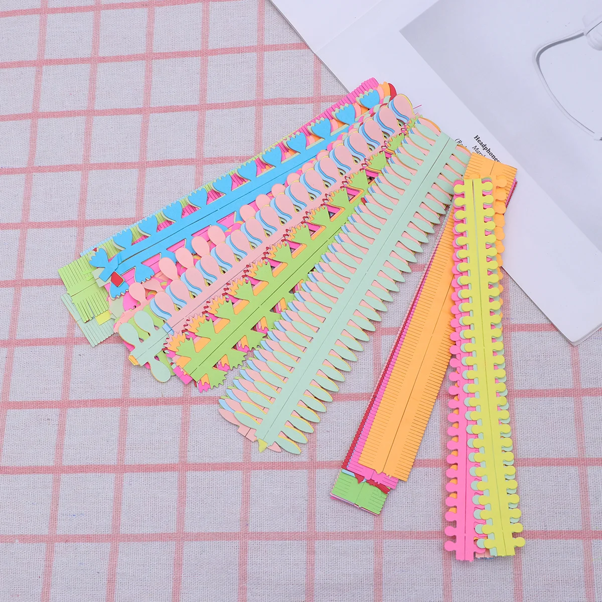 

Paper Quilling Strips Kit for DIY Crafting Classroom Shop Wedding Party Holiday Decoration Supplies Paper Quilling