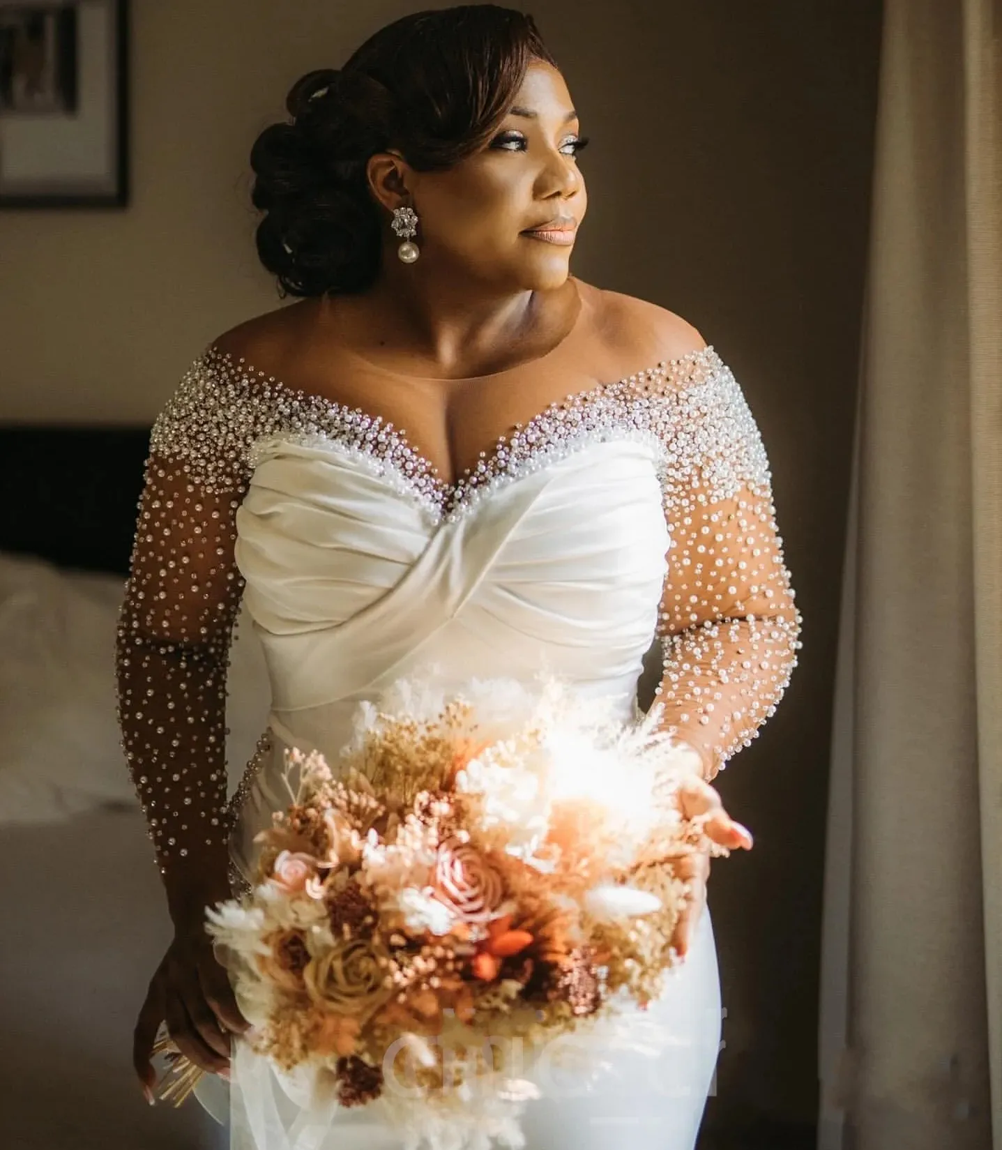 

2025 Arabic Aso Ebi Plus Size Mermaid Wedding Dress Sheer Neck Long Sleeve Bead Pearls Satin Bride Bridal Gowns Vestido De Noiva