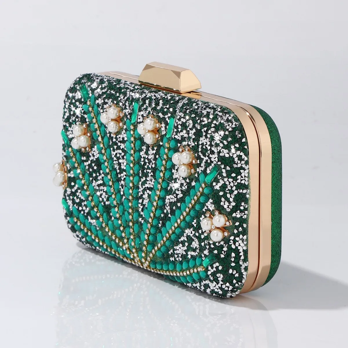 حقيبة كلاتش مسائية فاخرة مزينة بحجر الراين واللؤلؤ باللون الأخضر للنساء - محفظة للحفلات بنمط الأزهار اللامعة مع حزام سلسلة