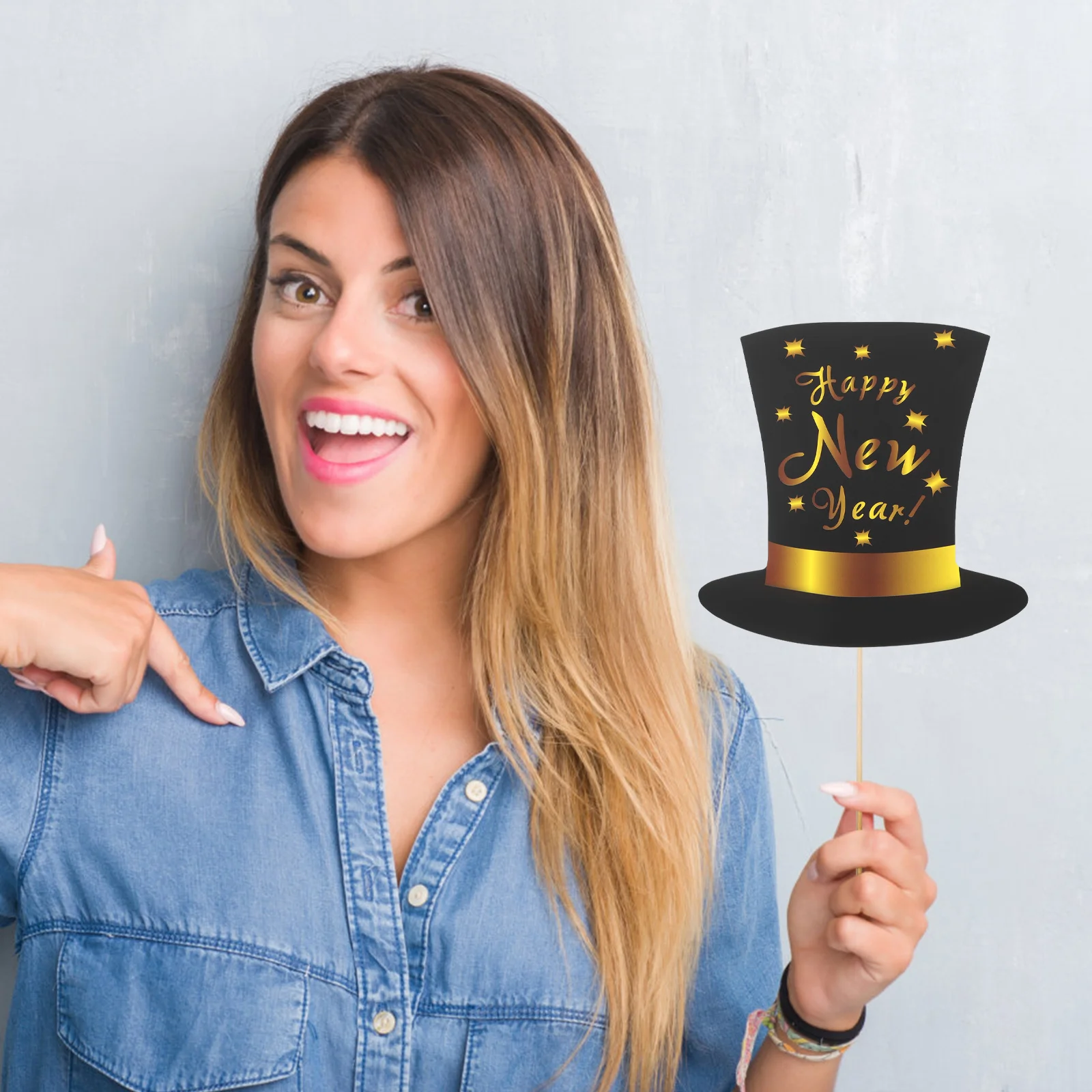 

10Pcs New Year Photo Booth Props Happy 2025 Party Supplies Festive Paper Hats Glasses Gold Decorations for Kids Adults Fun