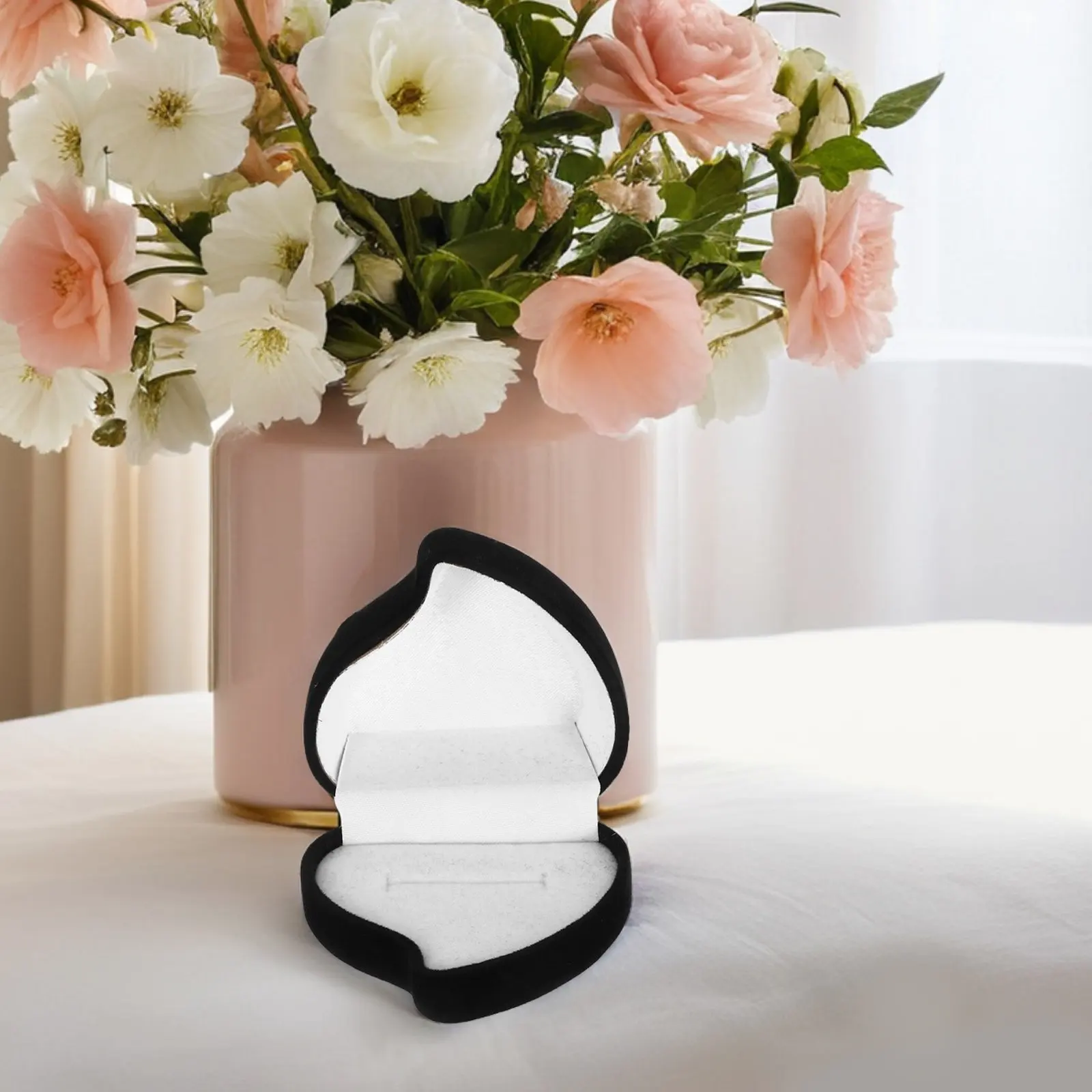 Heart Shaped Flocked Jewelry Box Ring Holder for Proposal Wedding Ceremony Engagement Rings Storage Elegant Romantic Single Slot