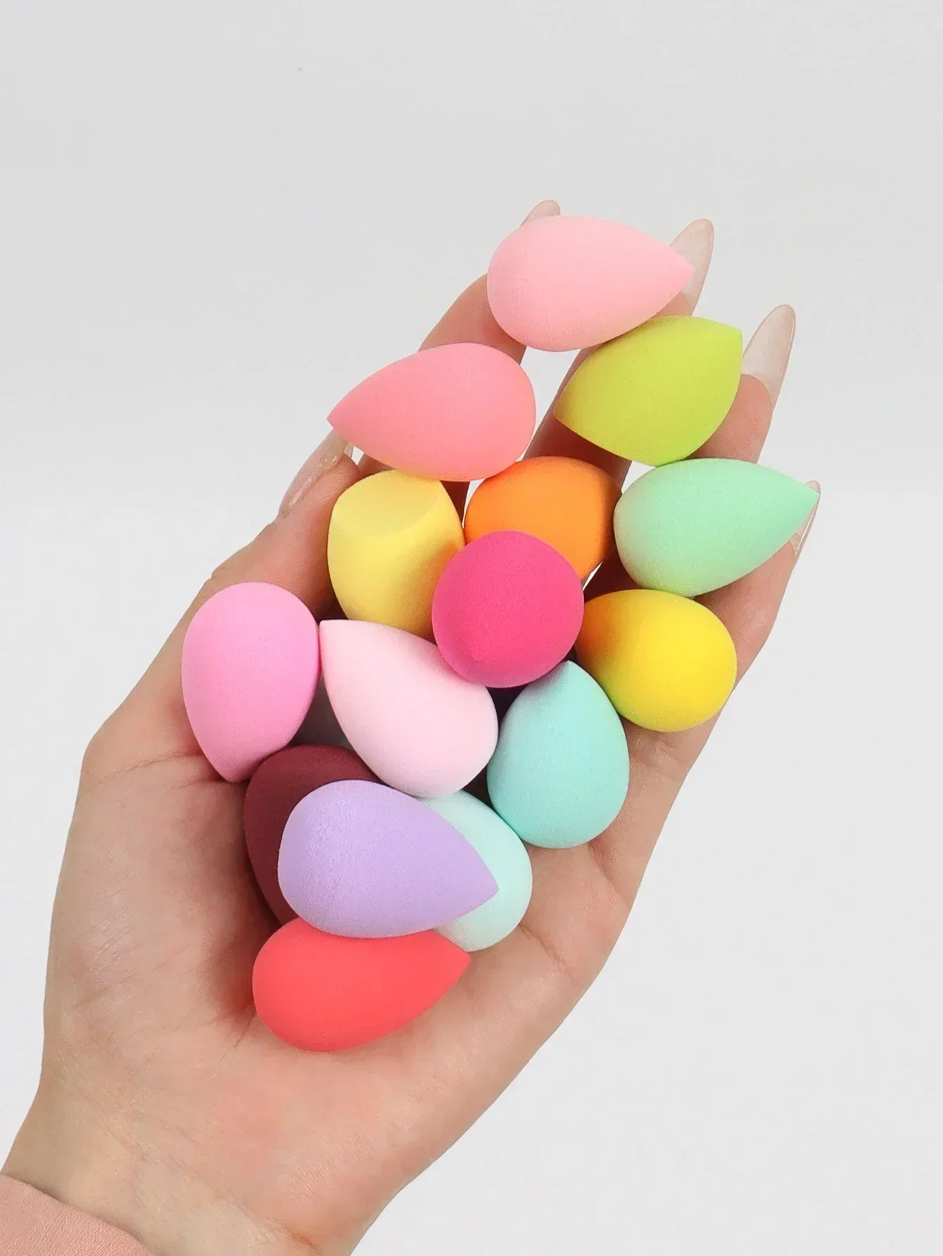 Mini œufs de maquillage aléatoires, paquet de 10-20-50-100. Couleur et forme aléatoires, éponge de maquillage multicolore, éponge de beauté mixte pour fond de teint