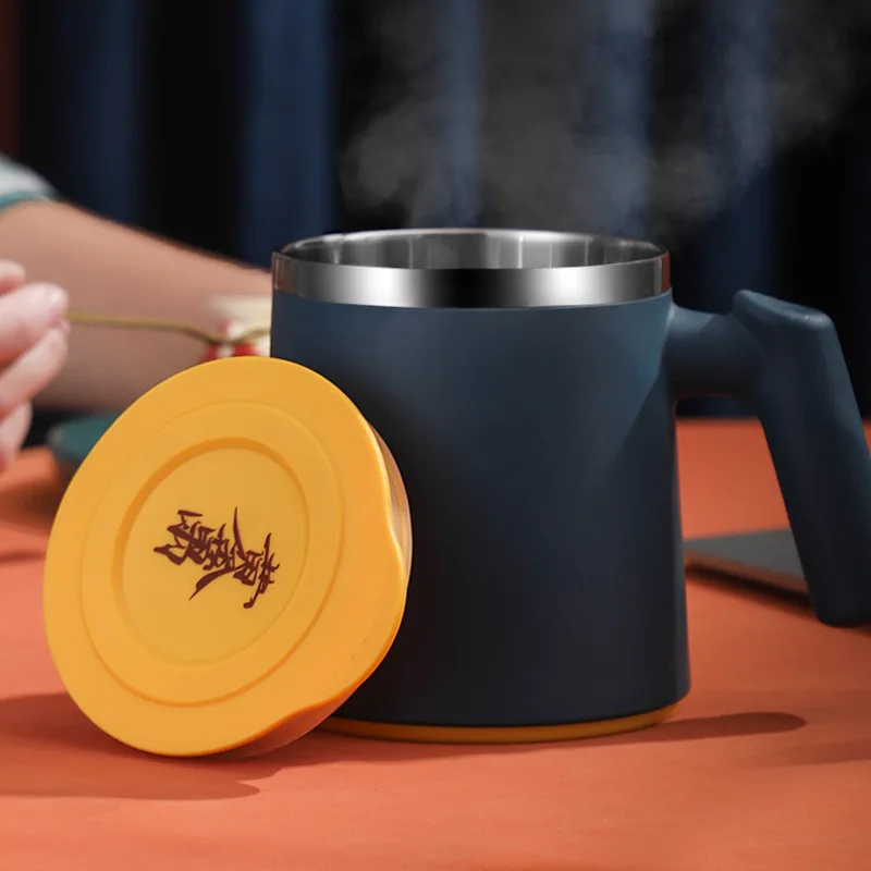 كوب قهوة مخصص من الفولاذ المقاوم للصدأ - كوب معزول سعة 500 مل للعمل/المدرسة، وغطاء مانع للتسرب ونقش الشعار