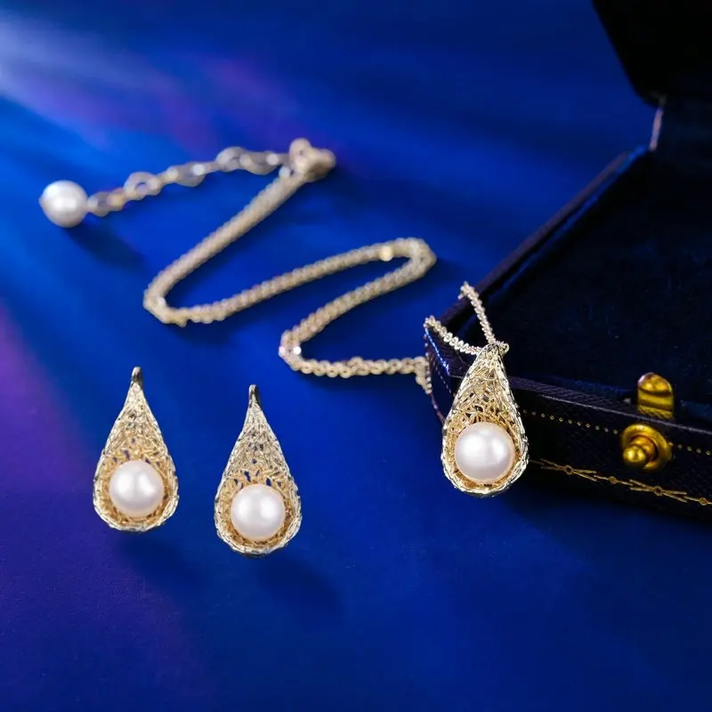 

French Elegant Temperament Jewelry Set Spring Summer New Design -end High-gloss Pearl Earrings Necklace Collarbone Chain