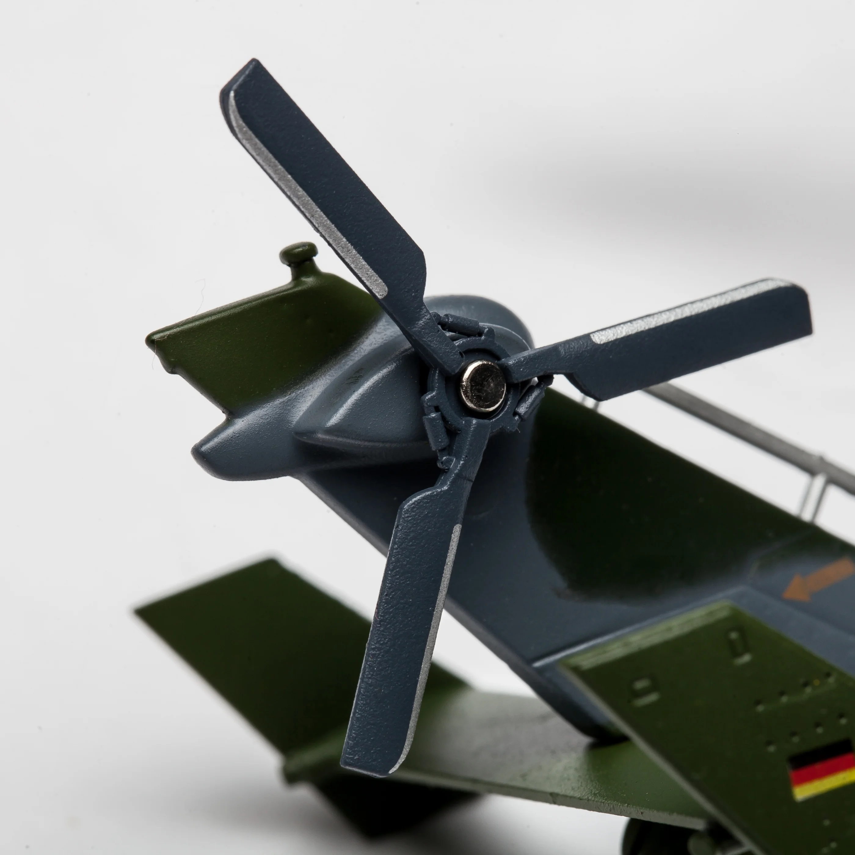 1/72 مقياس EC665 مقياس معدني نموذج طائرة نموذج وضع المنزل، مجموعة الديكور عيد الميلاد وحدث التسوق الجمعة السوداء