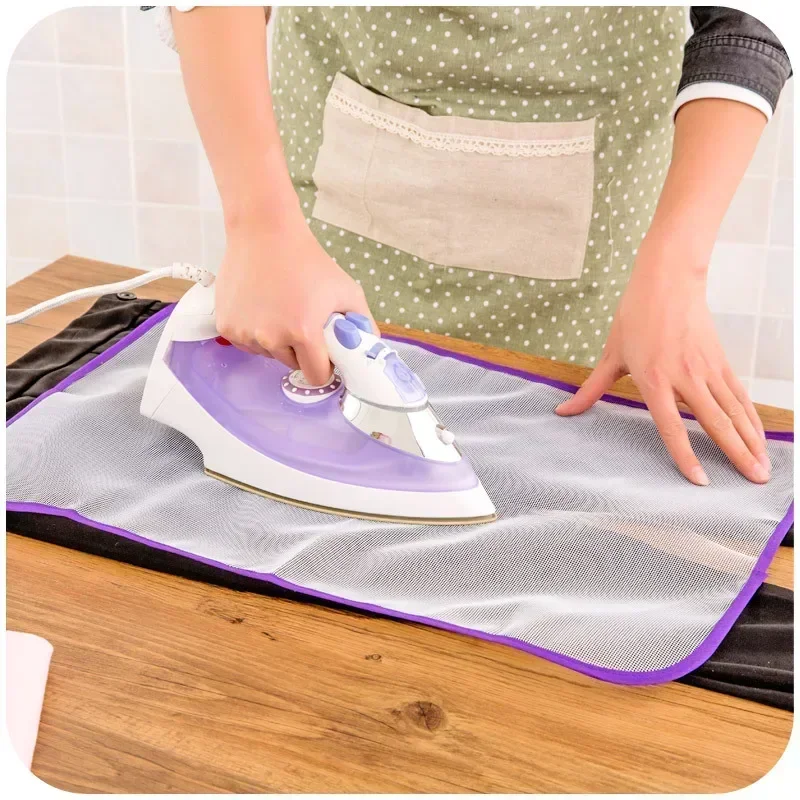 2pcs Cloth Protective Press Mesh Insulation Ironing Board Mat Cover Against Pressing Pad Mini Iron Random Colors