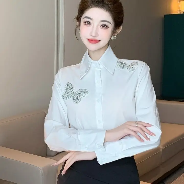 ربيع الخريف وصول جديد 3D مزين القوس بلوزة مع نمط أنيق للنساء