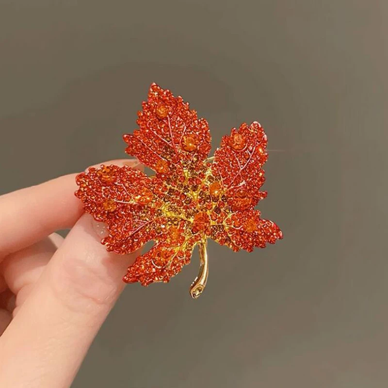 Rhinestone  Leaf Brooches For Women Men Fashion Elegant Corsage Festival Party Badge Pin Clothing Jewelry Accessories