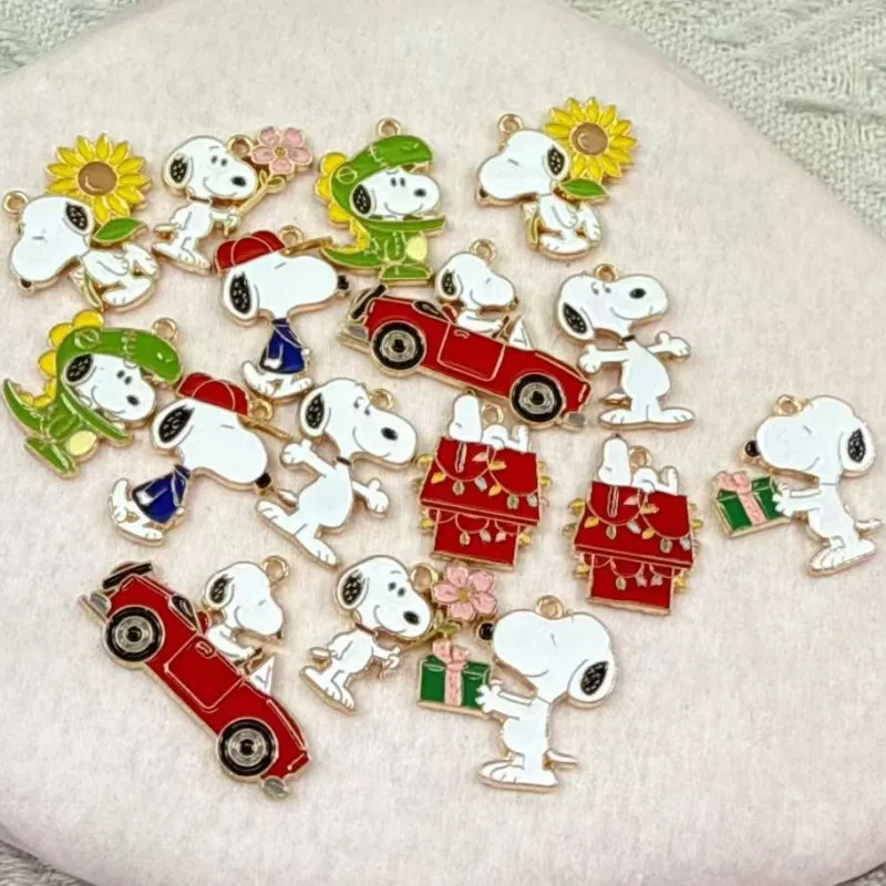 10pcs Cartoon Snoopy Decorations Cute Alloy Pendant Anime DIY Couple Creative Fashion Jewelry Accessories Gift