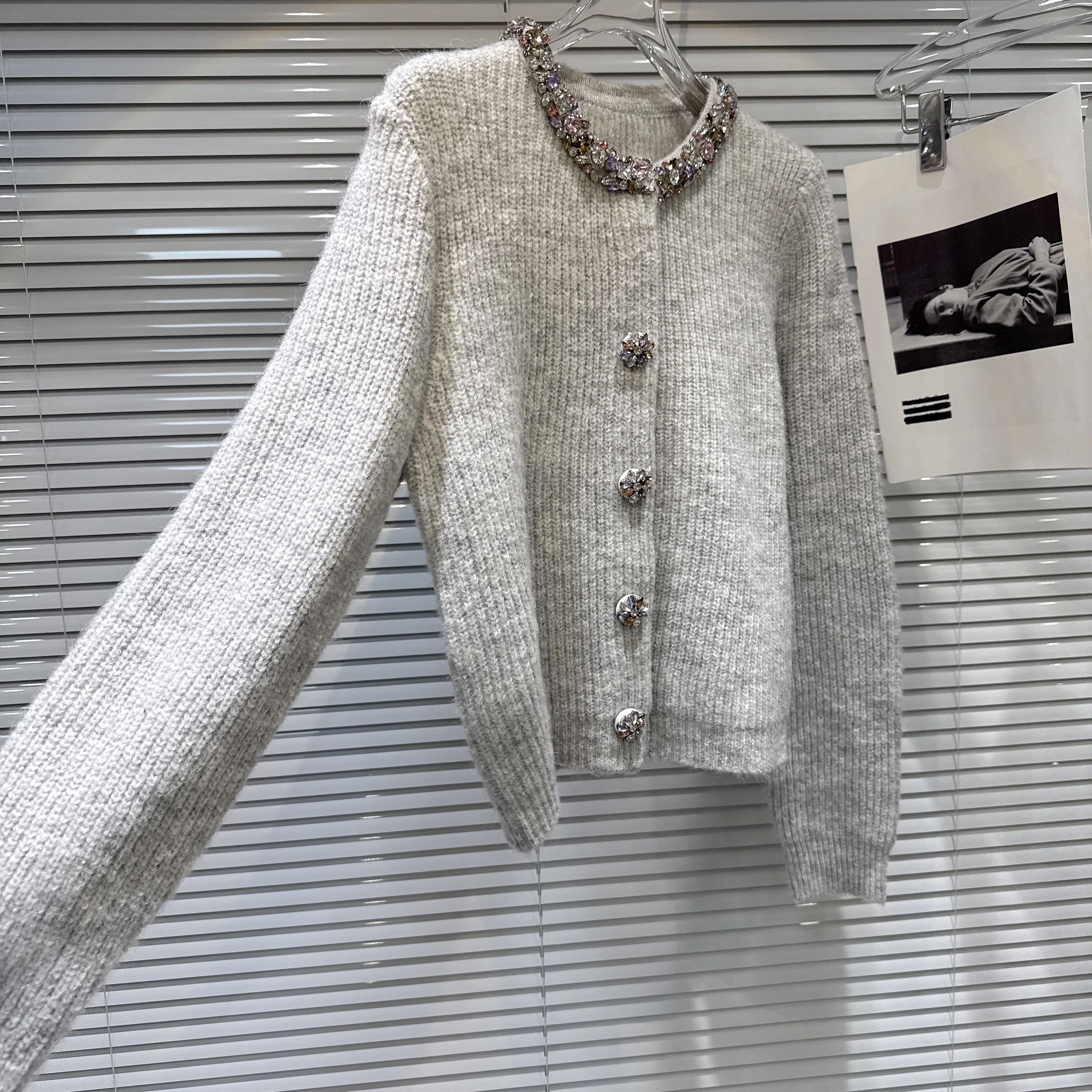 French Fashion Elegant Heavy Industry Diamond Round Neck Long Sleeve Single-Breasted Knitted Sweater Short Cardigan Women Autumn