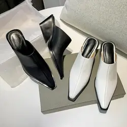 Muli per le donne 2024 scarpe punta quadrata su una zeppa pantofole femminili diapositive di lusso mocassini basso nuovo Designer Cover Block Heels tessuto