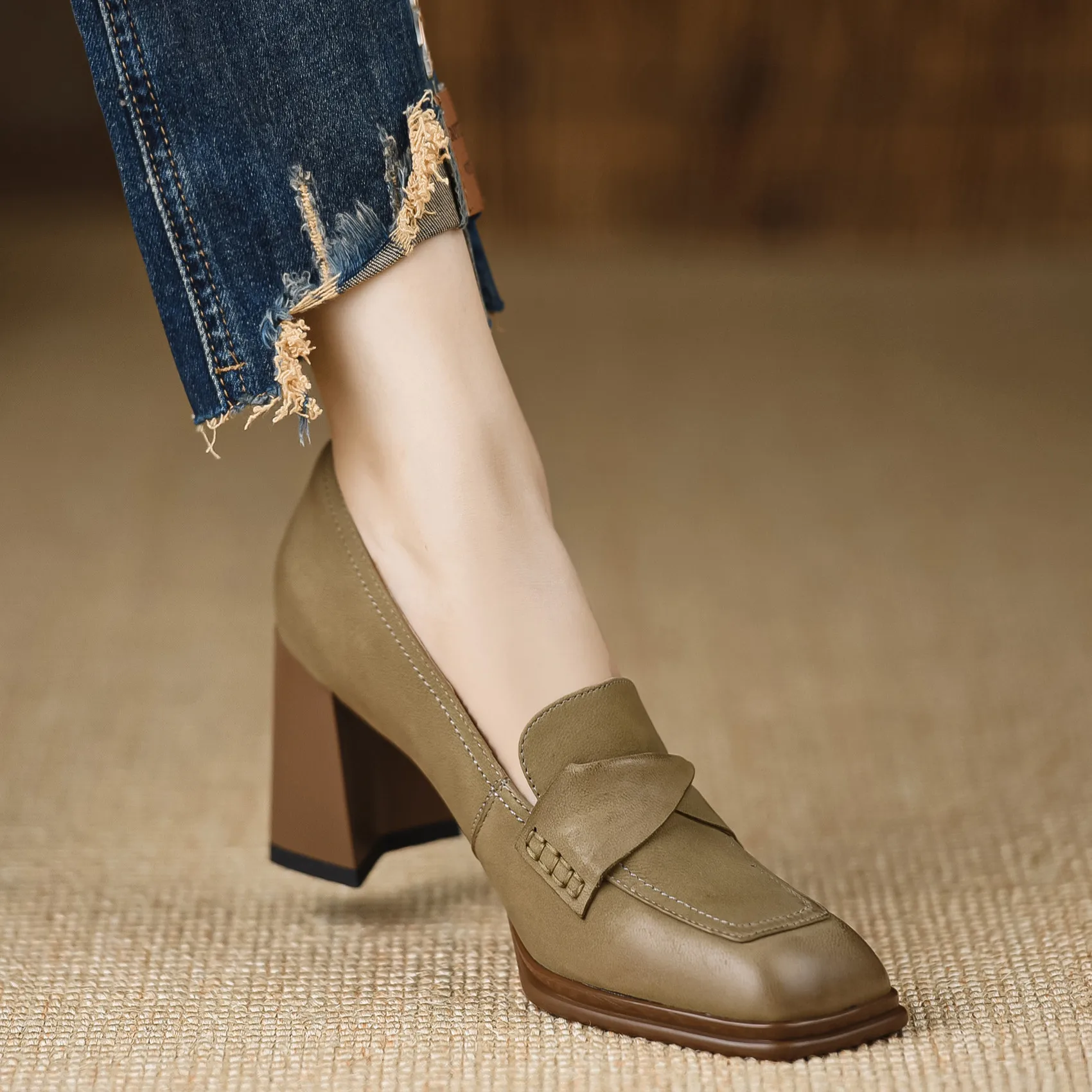 

Женское oes Bear Uncle 7,2 см с квадратной головкой Thi Heel из натуральной кожи из вожной кожи, удобное усиление цвета хаки