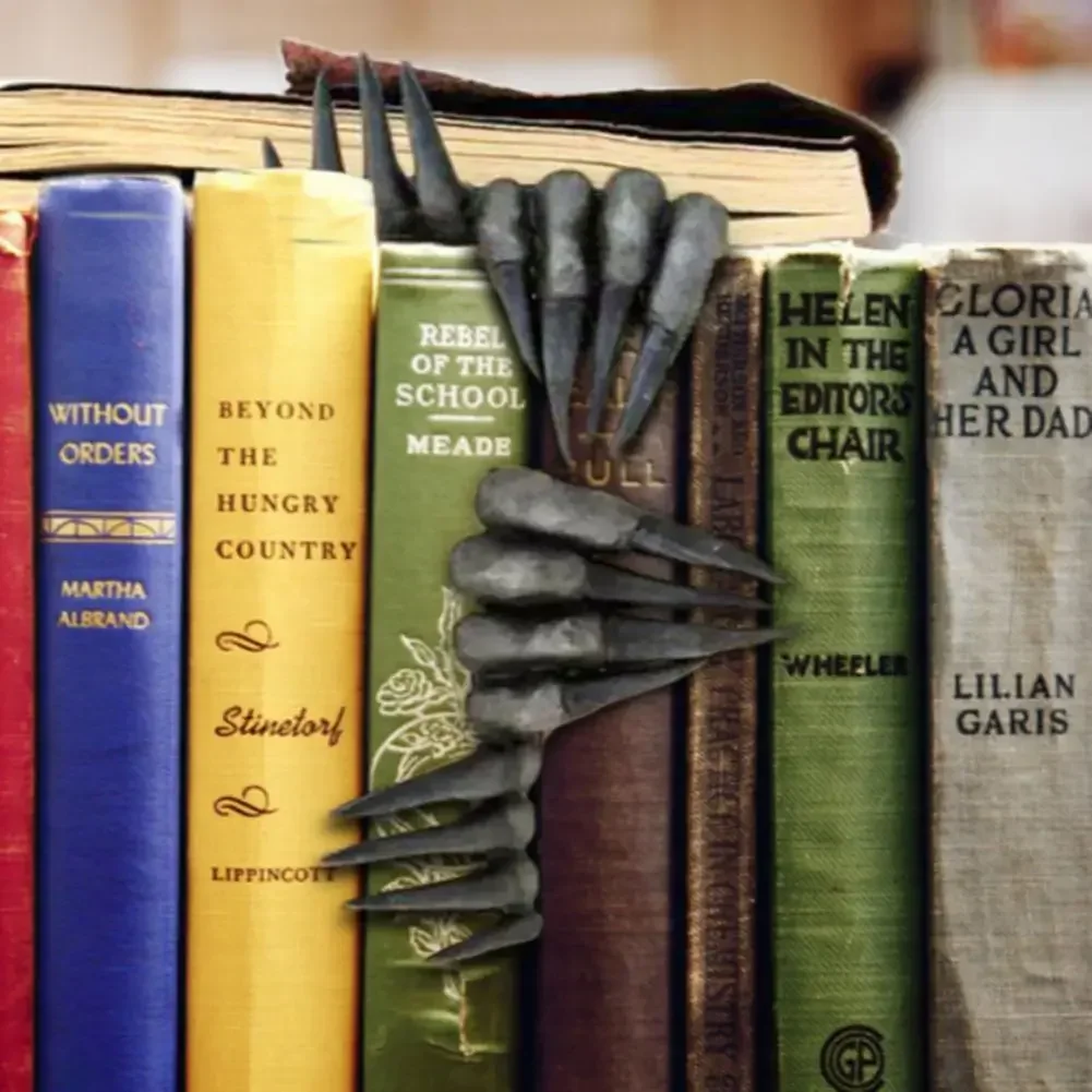 

Resin Horror Hand Bookmarks Witch Thriller Devil'S Hand Book Mark Art Figurines Room Ornament Halloween Decor Gifts Friend Gift