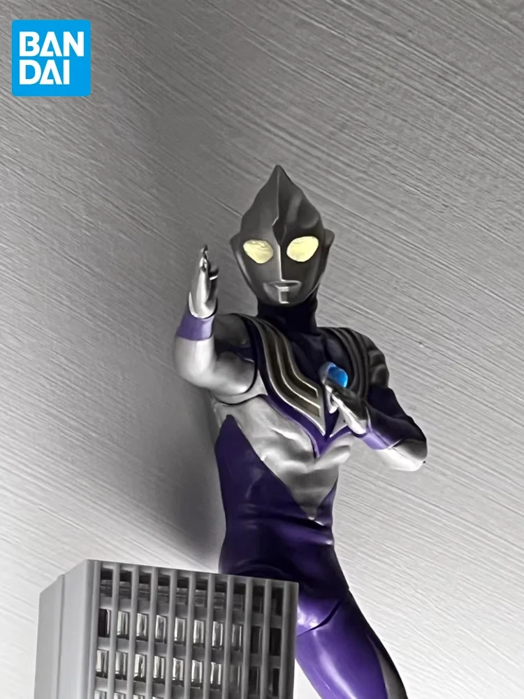 Caja ciega Bandai genuina, juguetes de cápsula, figura de Anime brillante, personaje con luz Ultraman 2 Jack Seven, figura decorativa modelo