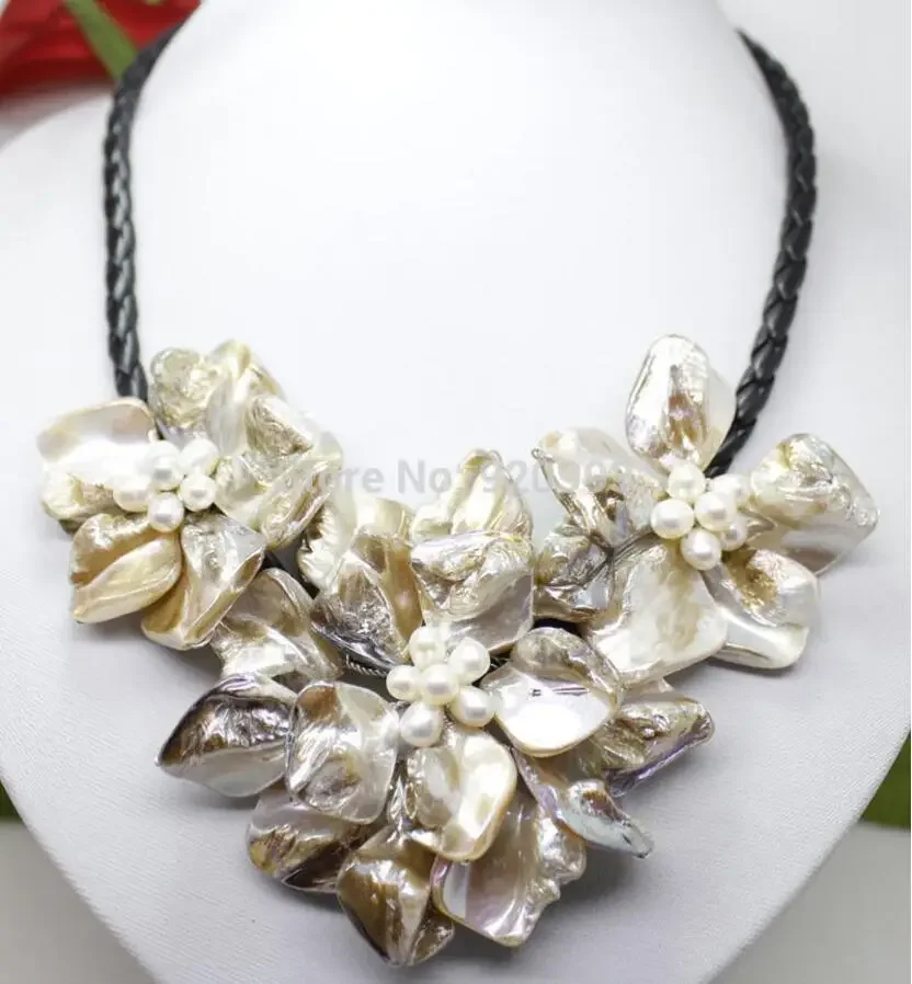 Fine jewelry   Fine jewelry 3 white mop shell pearl flower pendant necklace 18