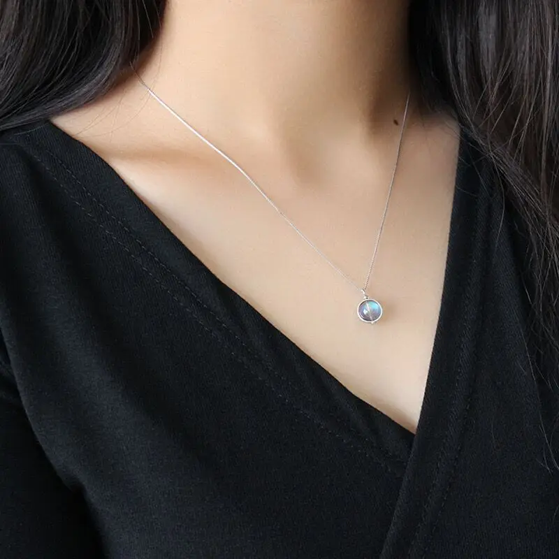 Round Shape Natural Stone Crystal Necklaces Moonstone Pendant Necklace for Women Silver Color Box Chain Delicate Jewelry H416