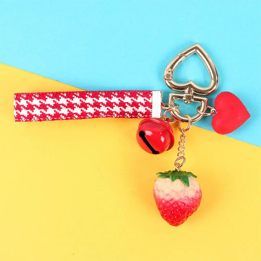 Mini CADENA DE dijes de aplicación amplia que no se decolora, Linda llave, corazón de amor, 3D, campana de fresa, mochila colgante para niña