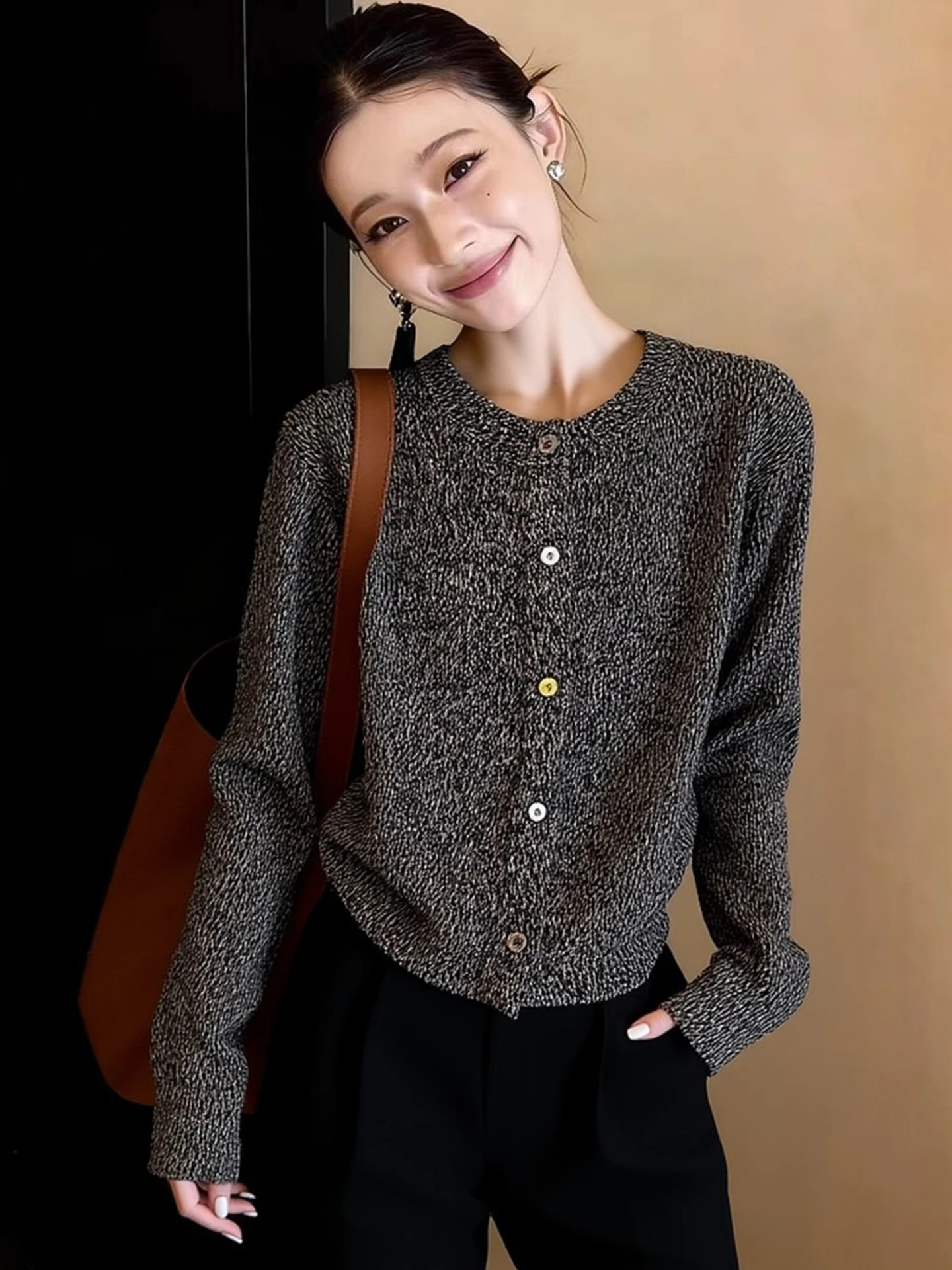 Vintage Knitted Soft Sweater Elegant Fashionable Versatile Long Sleeve Warm Top for Autumn Season Ladies Wear
