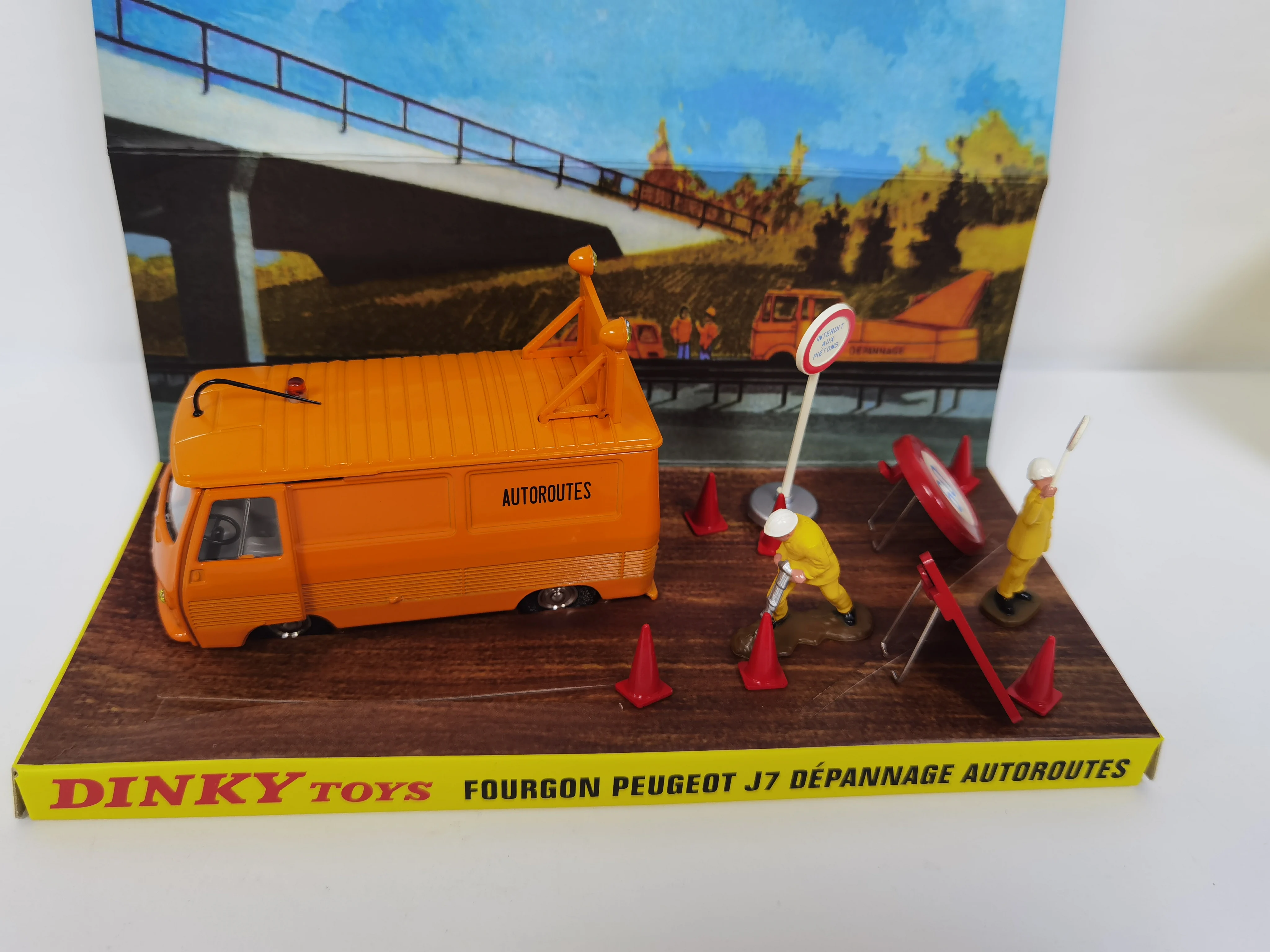 Modèle réduit de voiture Atlas Dinky 570A FOURGON J7, jouet moulé sous pression, 1/43