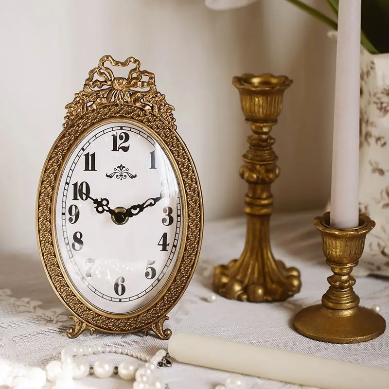 French desk clock, vintage small clock, no seconds hand, living room and bedroom, high-end feel, palace style
