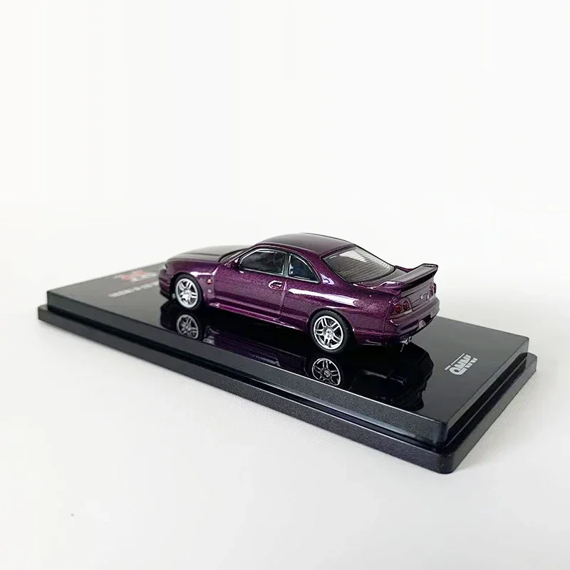 INNO 1:64 Model Car Skyline GTR (R33) Alloy Die-cast Vehicle- Midnight Purple & Championship Blue