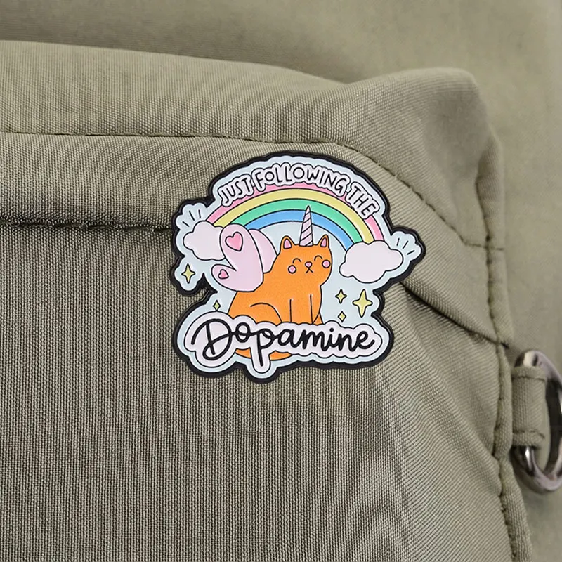 Just Following The Dopamine Emaille-Abzeichen Einhorn-Katze mit Regenbogen und Wolken Legierungs-Pin-Brosche Schmuckgeschenke für Freunde – Detail 2