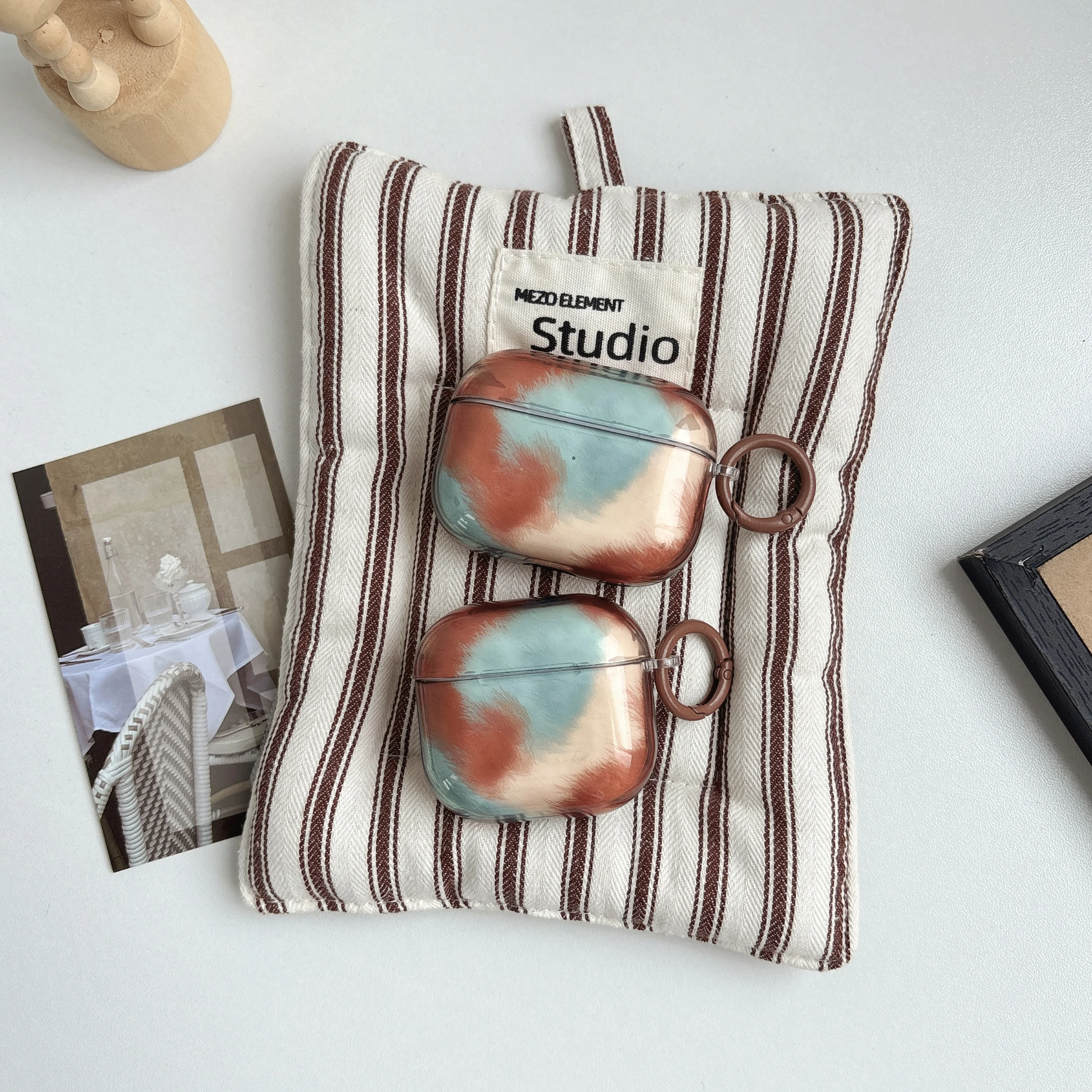 Retro Fashion Blue Orange Smudging Color Contrast Shiny Surface Protective Earphone Case Cover for AirPods 1 2 3 4 5 Pro 2 Pro 3