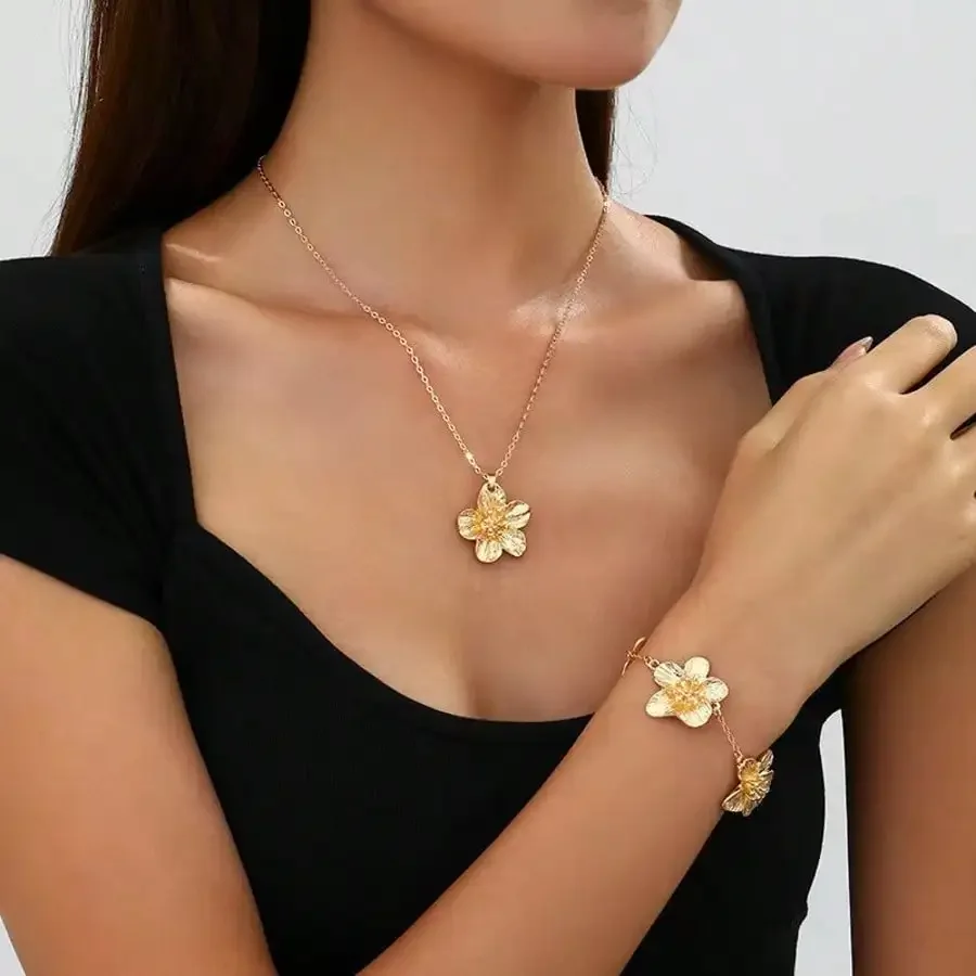

Minimalist Floral Jewelry Set, Dainty Flower Necklace Earrings For Women, Everyday Layering Pieces Necklace Gold