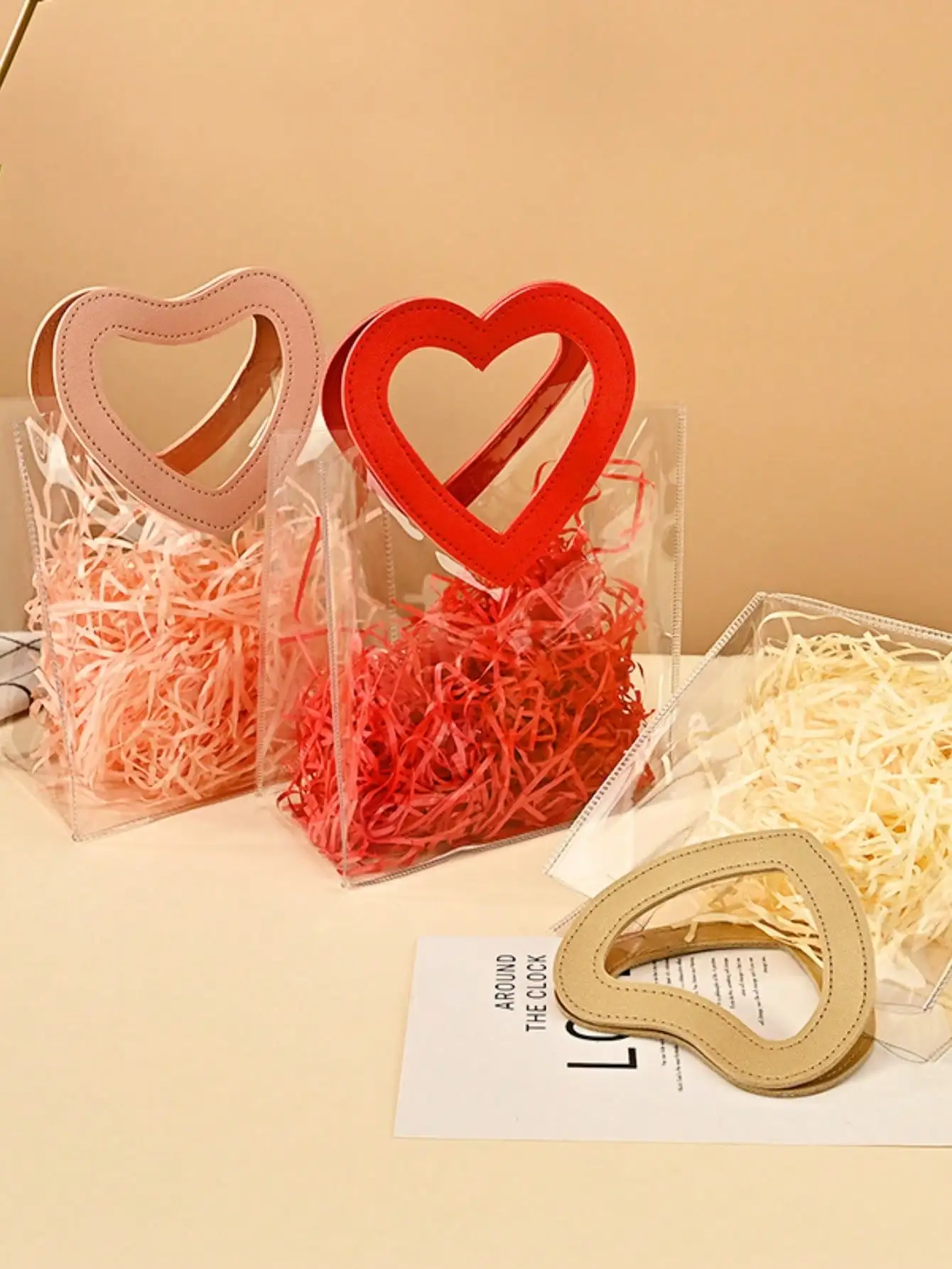 Multi-color heart-shaped gift bag Valentine\'s Day transparent heart-shaped handle gift bag 1pcs