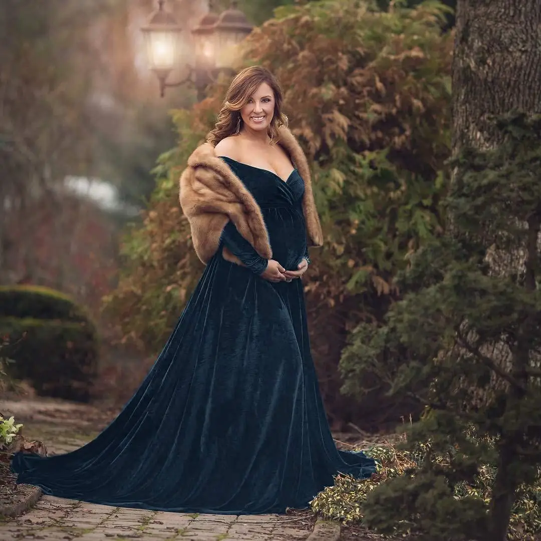 

Maternity Photoshoot Velvet Dress - European & American Style V-Neck Velvet Maxi Gown with Train (Winter Collection) Photography