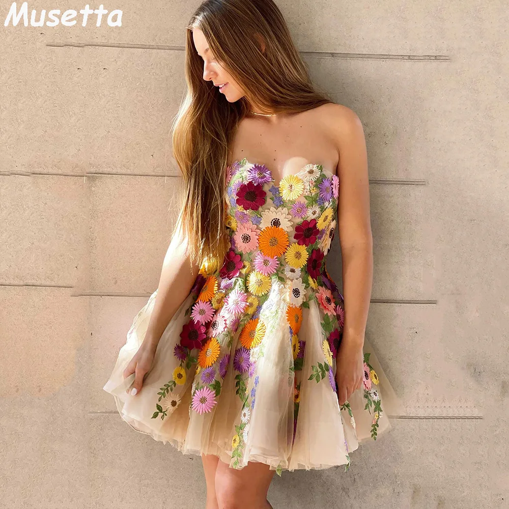 

Musetta Champagne Strapless 3D Flowers Mini Prom Homecoming Dress Exquisite Sweetheart A Line Evening Party Graduation Gowns