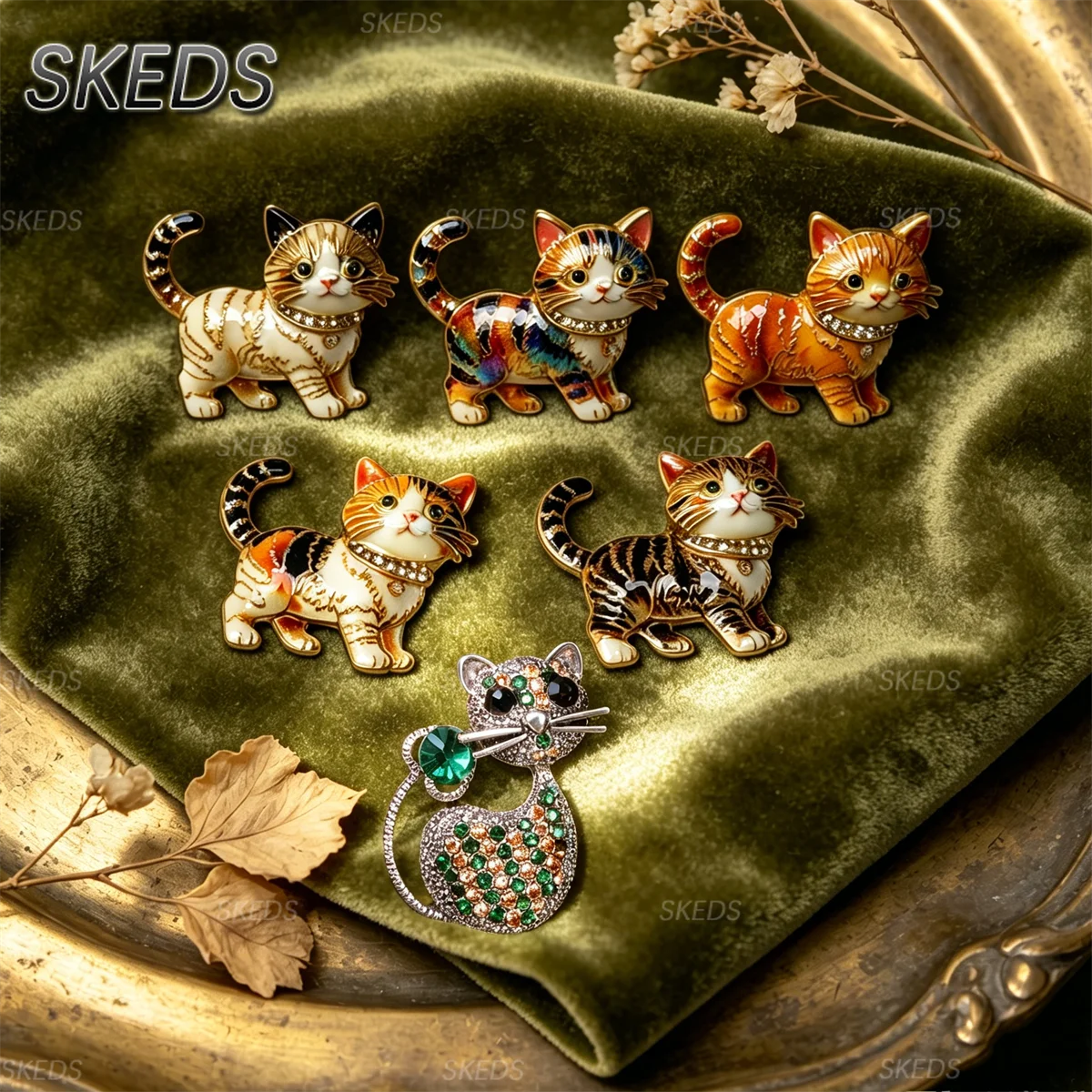 SKEDS Niedliche Mehrfarbige Gestreifte Kätzchen-Brosche Strass-Emaille-Katzen-Anstecknadel Vintage Tropföl-Tierbroschen Kleidungszubehör
