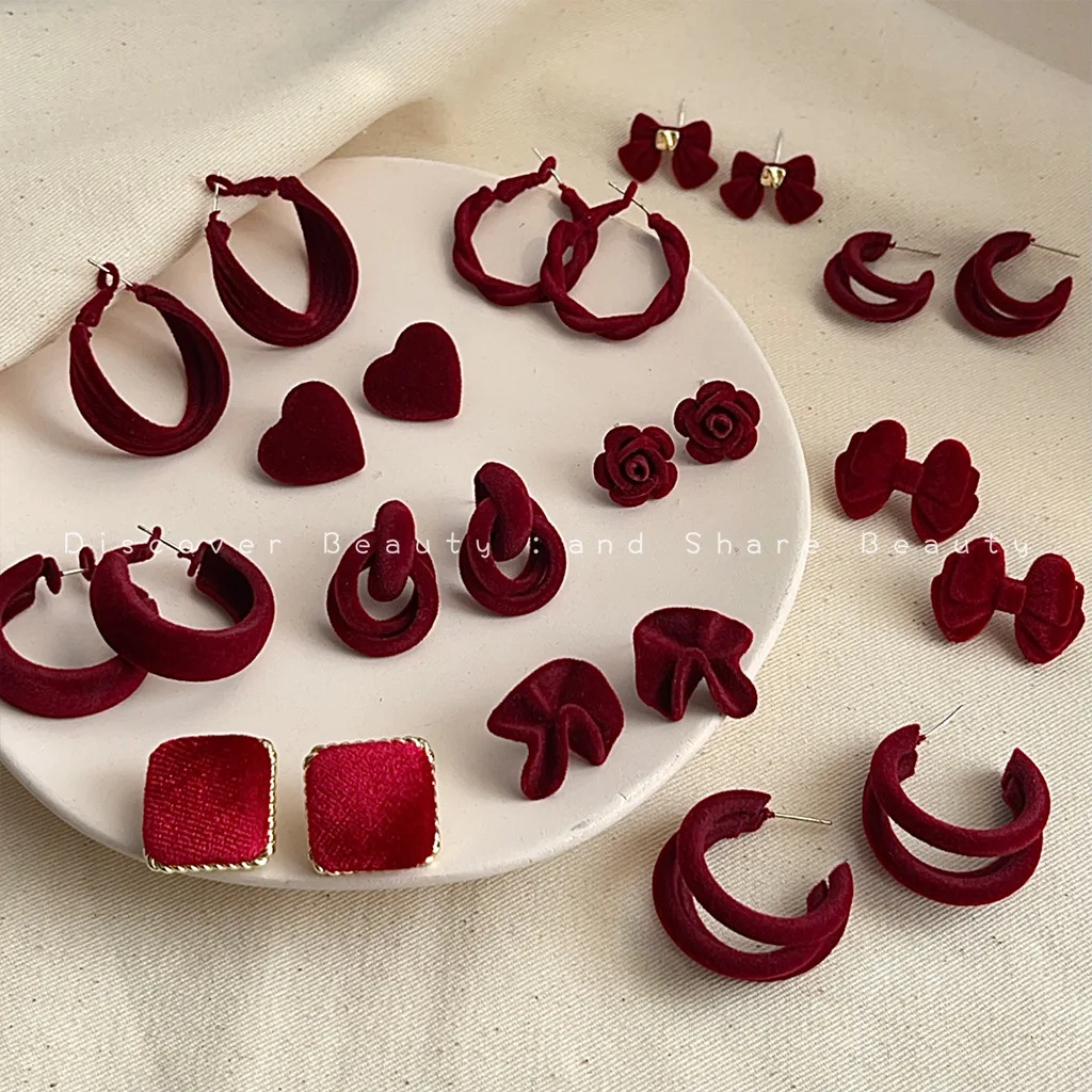 

French Wine Red Flocking Earrings Women Artistic Retro Style Ear Studs Elegant Whiteness Enhancing Ear Jewelry High-End Feel